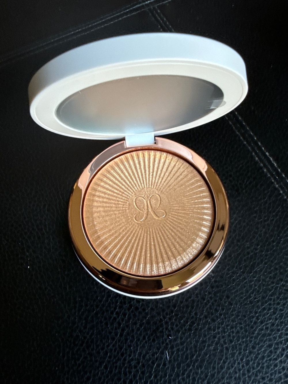Anastasia Beverly Hills glow seeker highlighter color, enchanted NIB